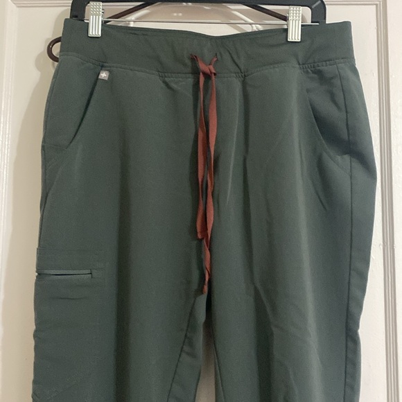 Figs medium petite scrub joggers - Picture 2 of 3